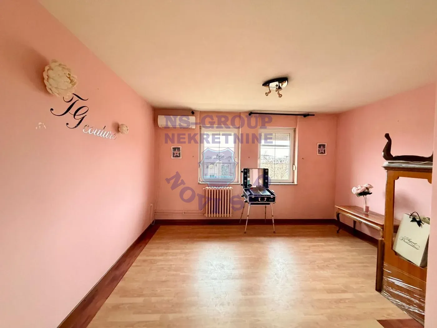 stan na prodaju Novi Sad 179m2 561403