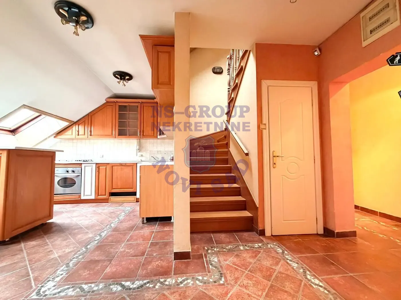 stan na prodaju Novi Sad 179m2 561403