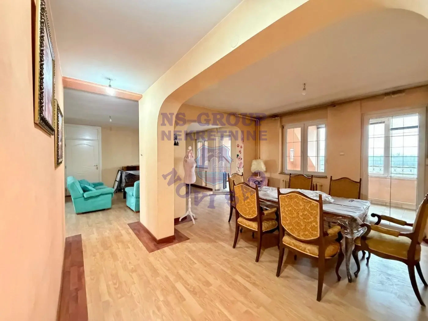 stan na prodaju Novi Sad 179m2 561403