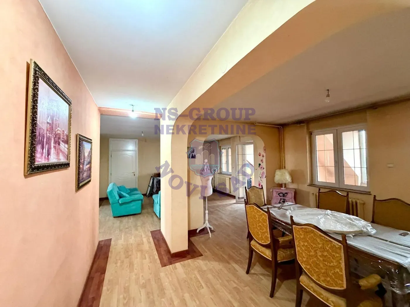 stan na prodaju Novi Sad 179m2 561403