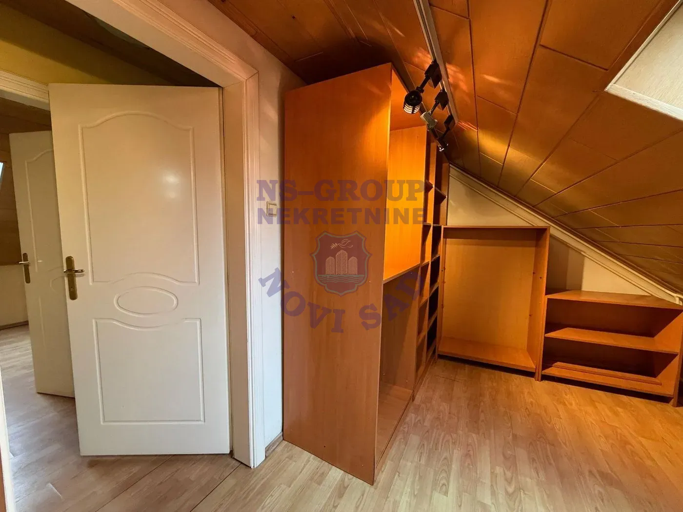 stan na prodaju Novi Sad 179m2 561403