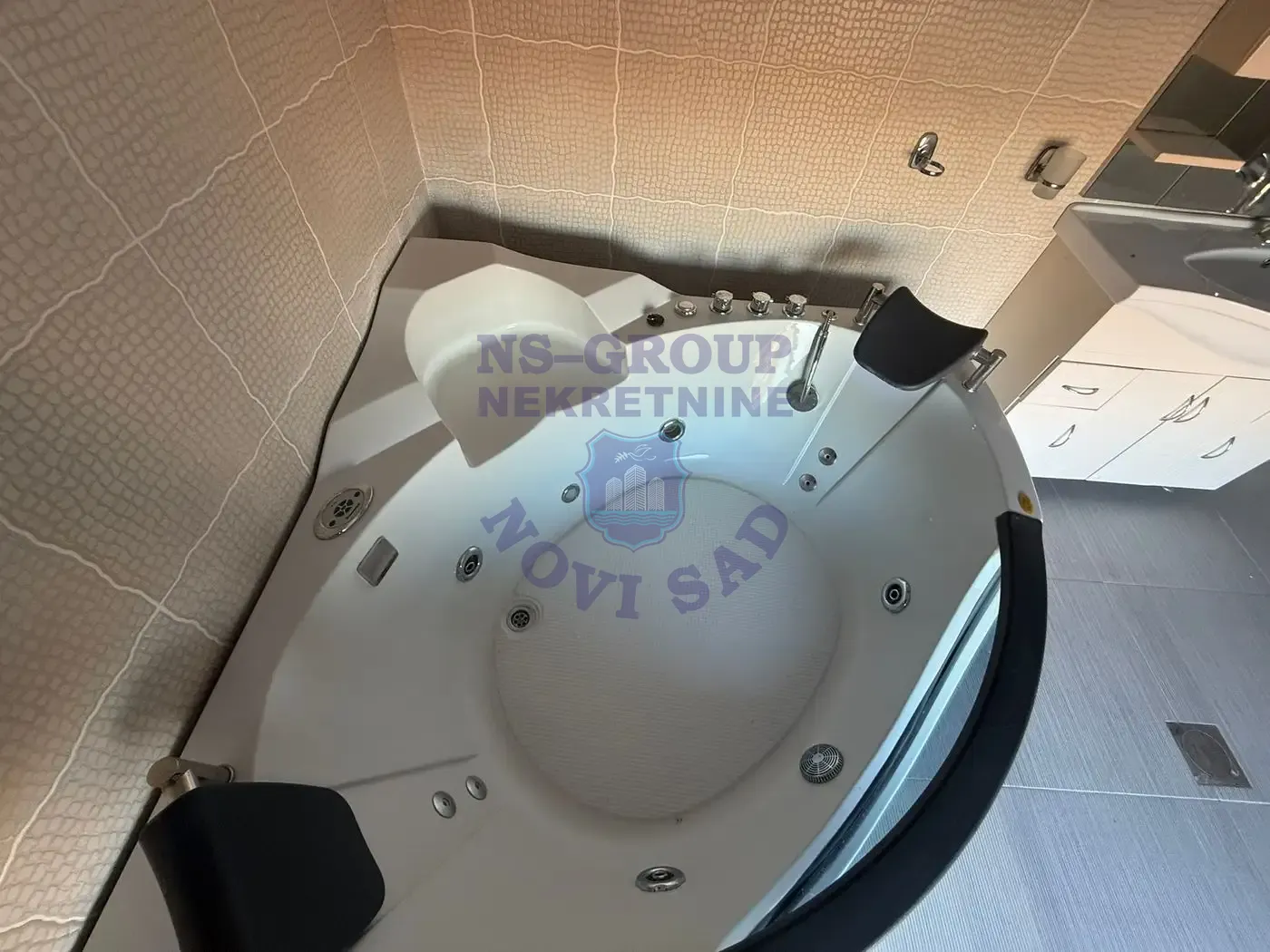stan na prodaju Sremski Karlovci 130m2 557940