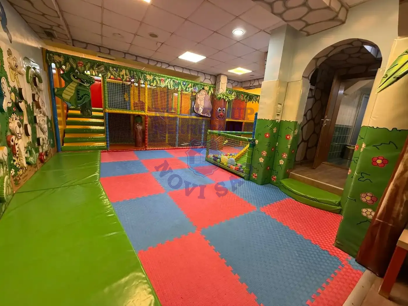 lokal na prodaju Novi Sad 81m2 555052
