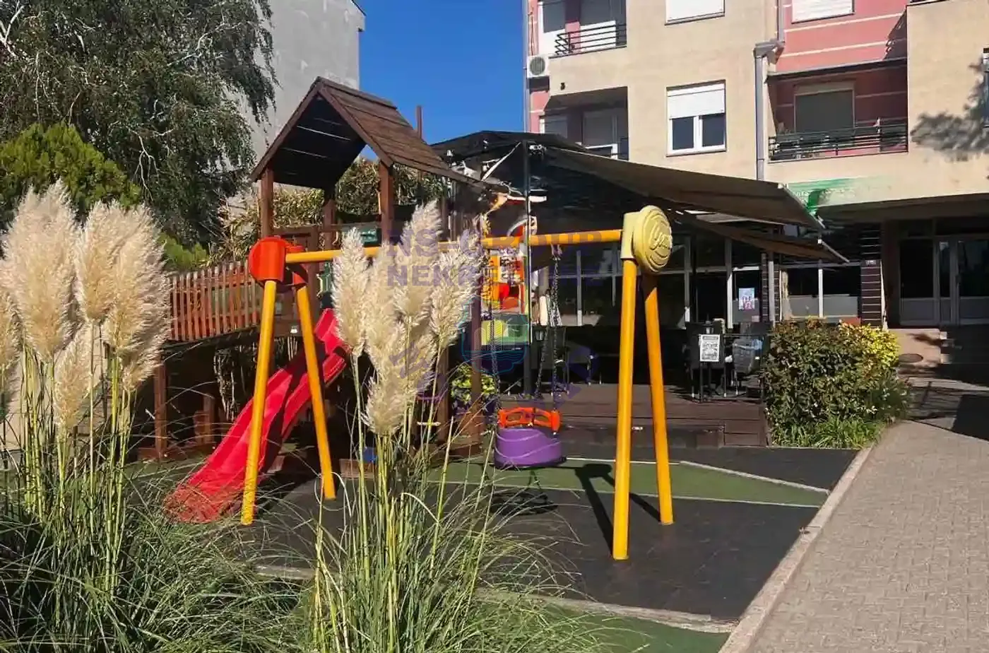 lokal na prodaju Novi Sad 81m2 555052