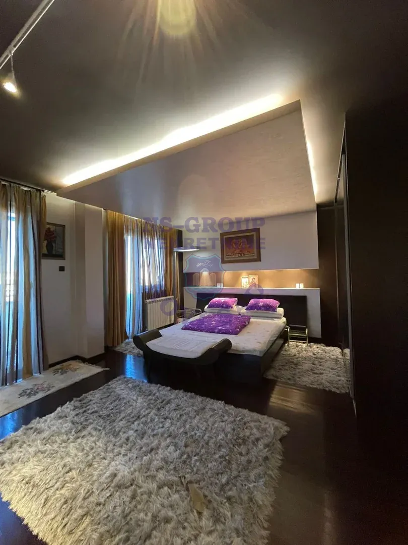 stan na prodaju Novi Sad 310m2 561166