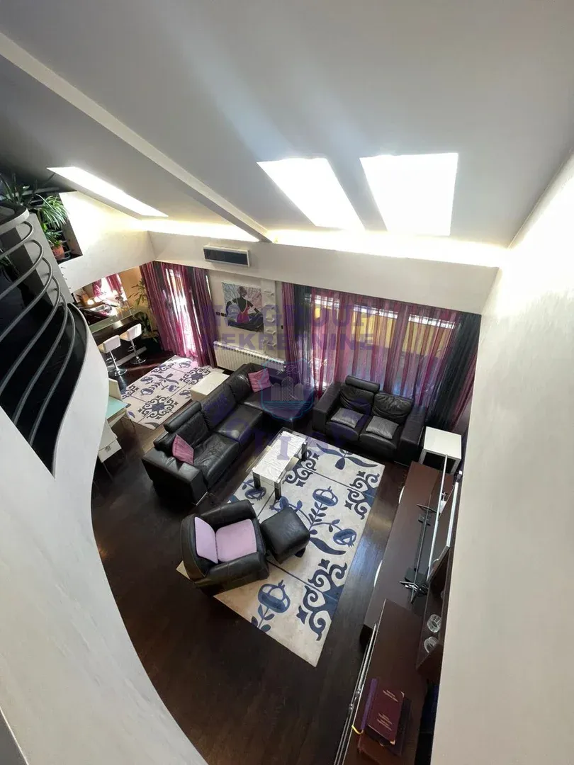 stan na prodaju Novi Sad 310m2 561166