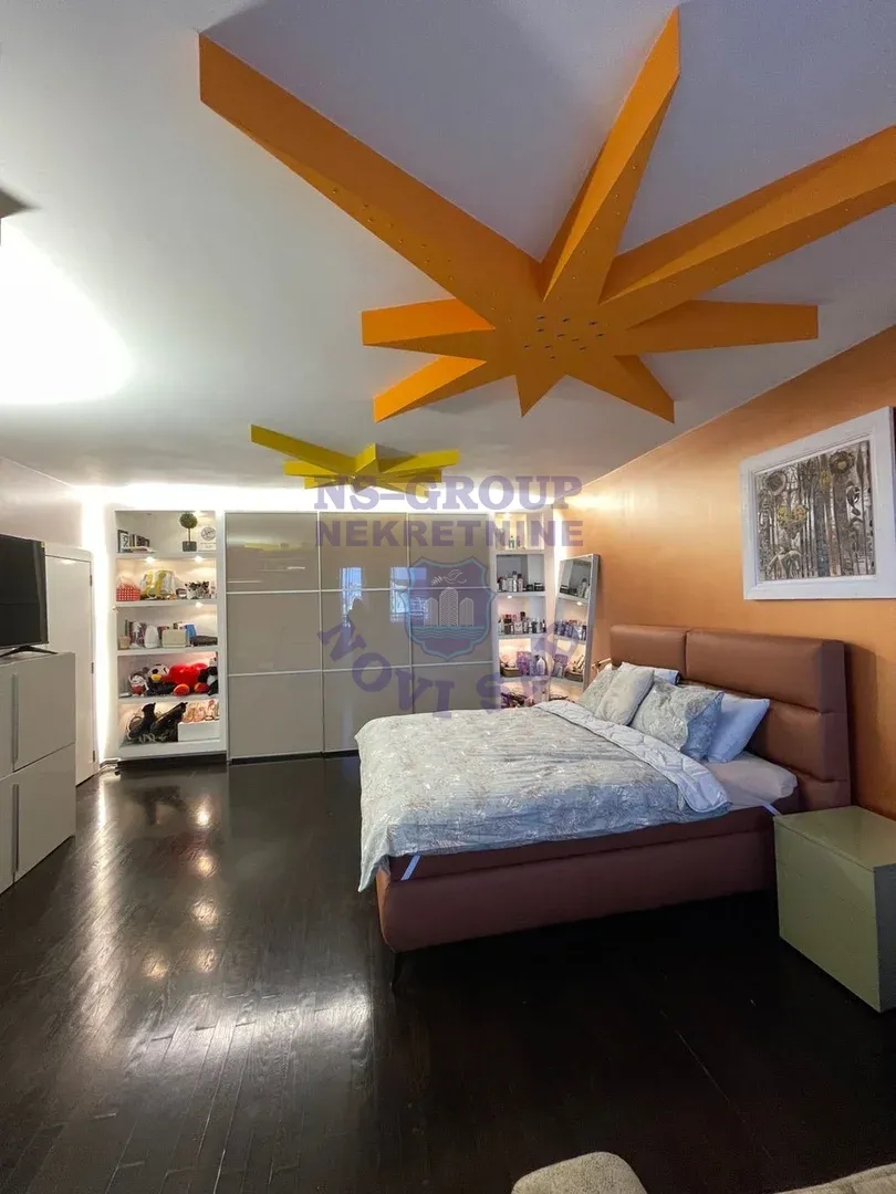 stan na prodaju Novi Sad 310m2 561166