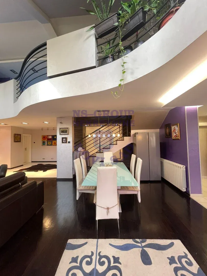stan na prodaju Novi Sad 310m2 561166