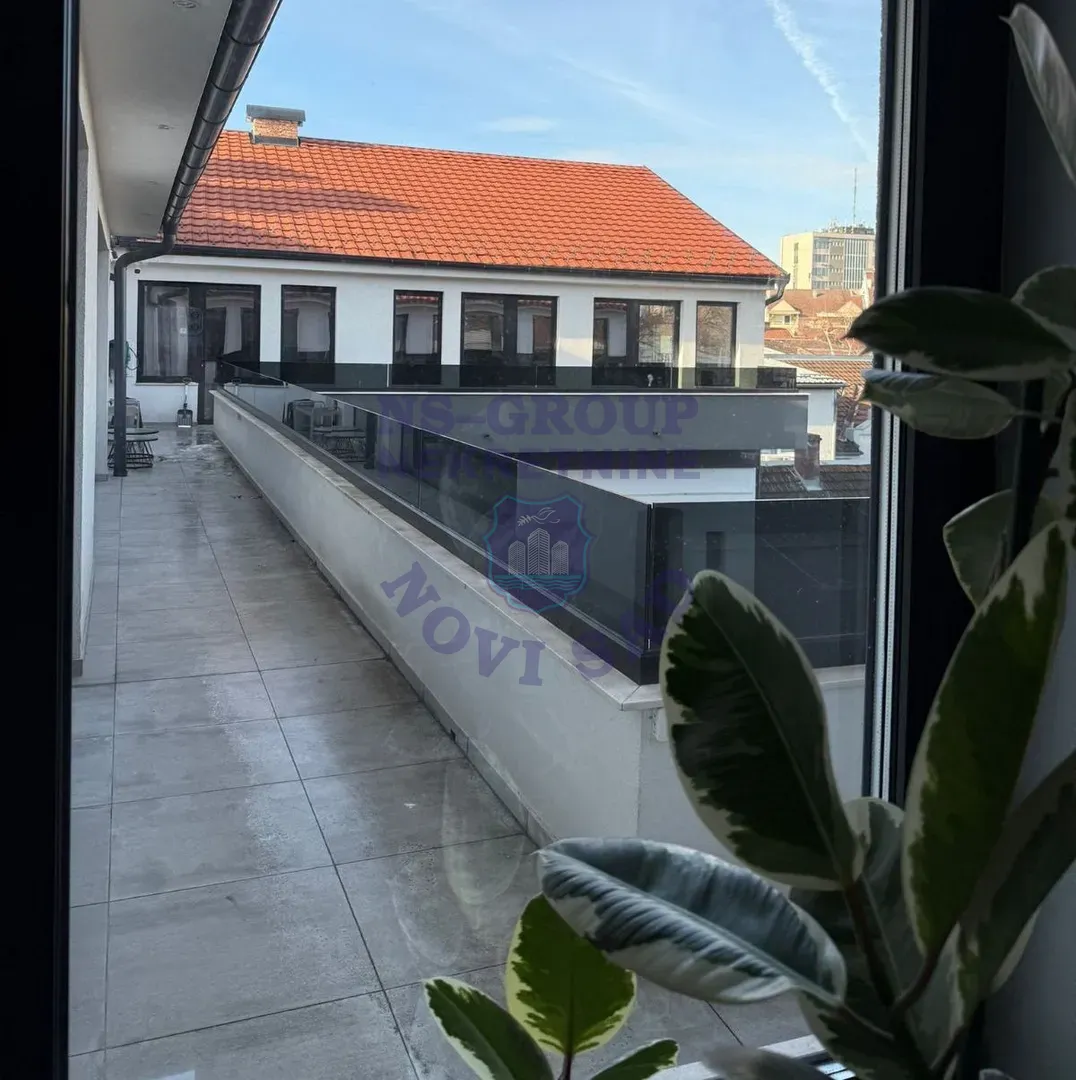 lokal za izdavanje Novi Sad 594m2 15400