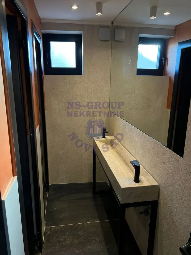 lokal za izdavanje Novi Sad 594m2 15400