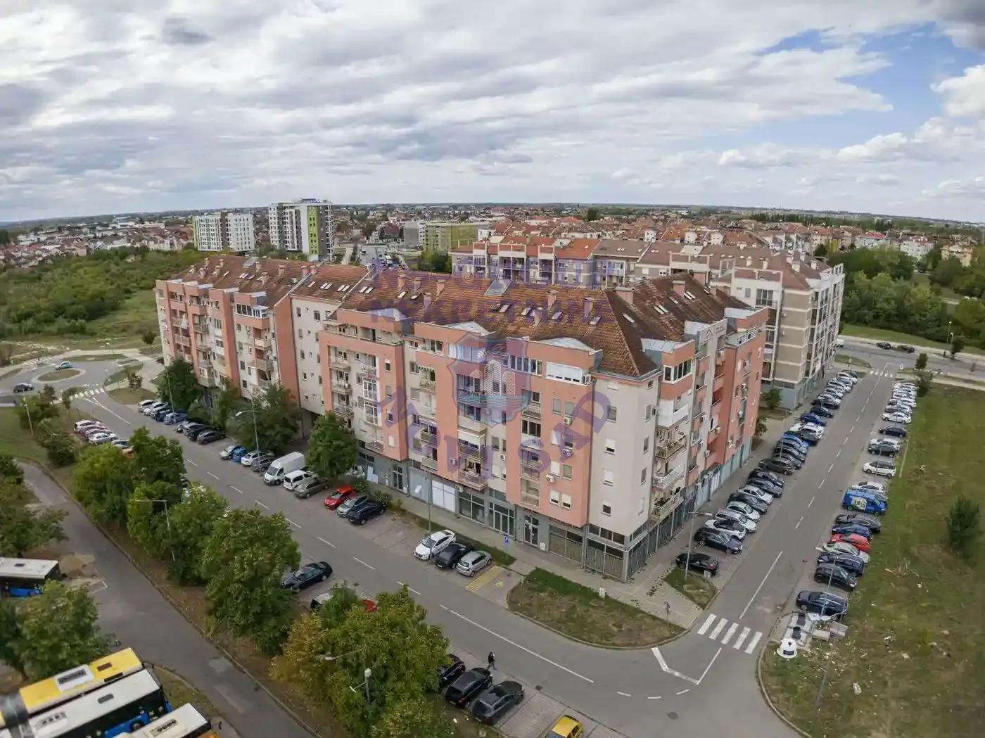 lokal na prodaju Novi Sad 124m2 555074
