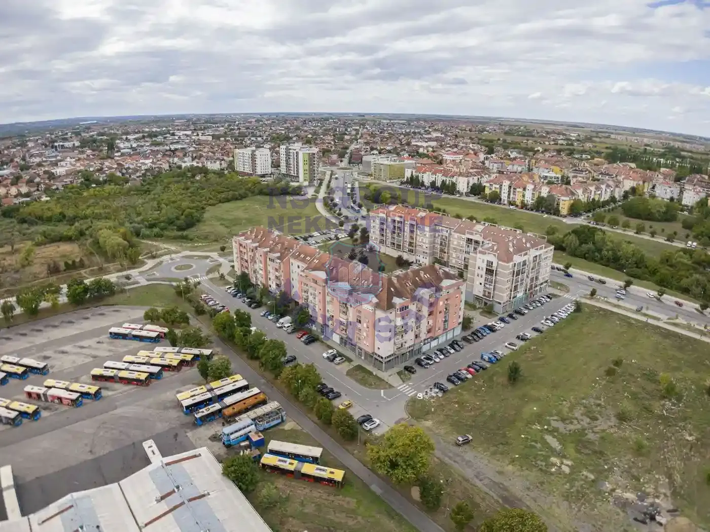 lokal na prodaju Novi Sad 124m2 555074
