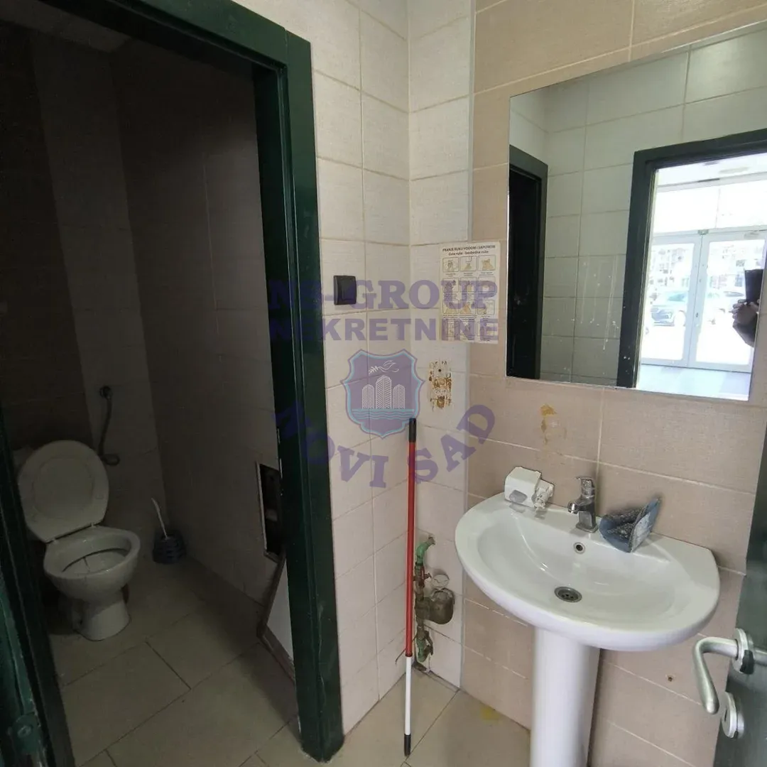 lokal za izdavanje Novi Sad 79m2 15498