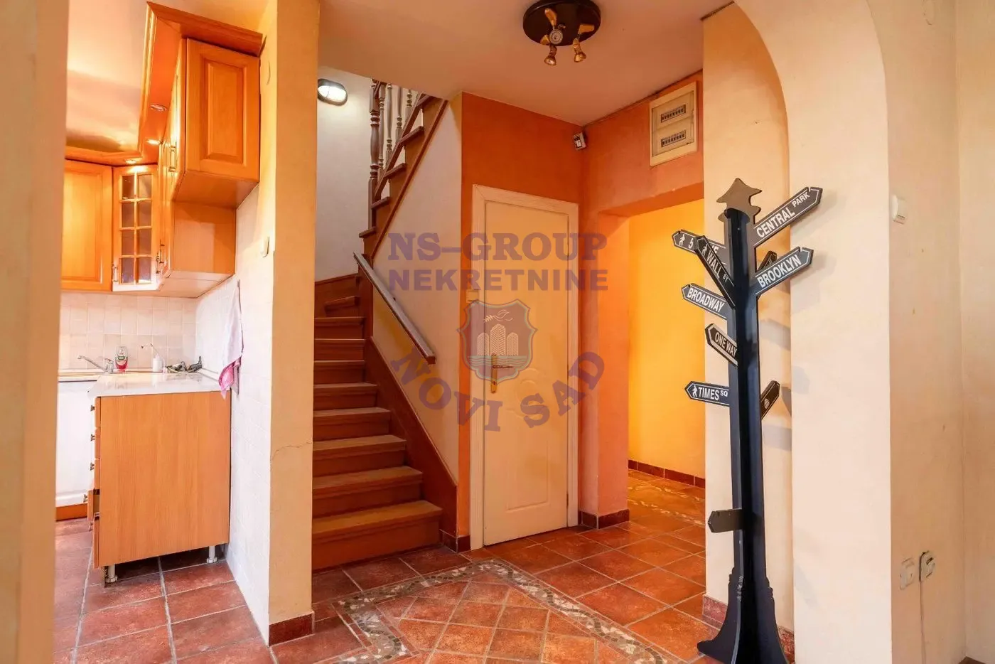 stan na prodaju Novi Sad 179m2 561403