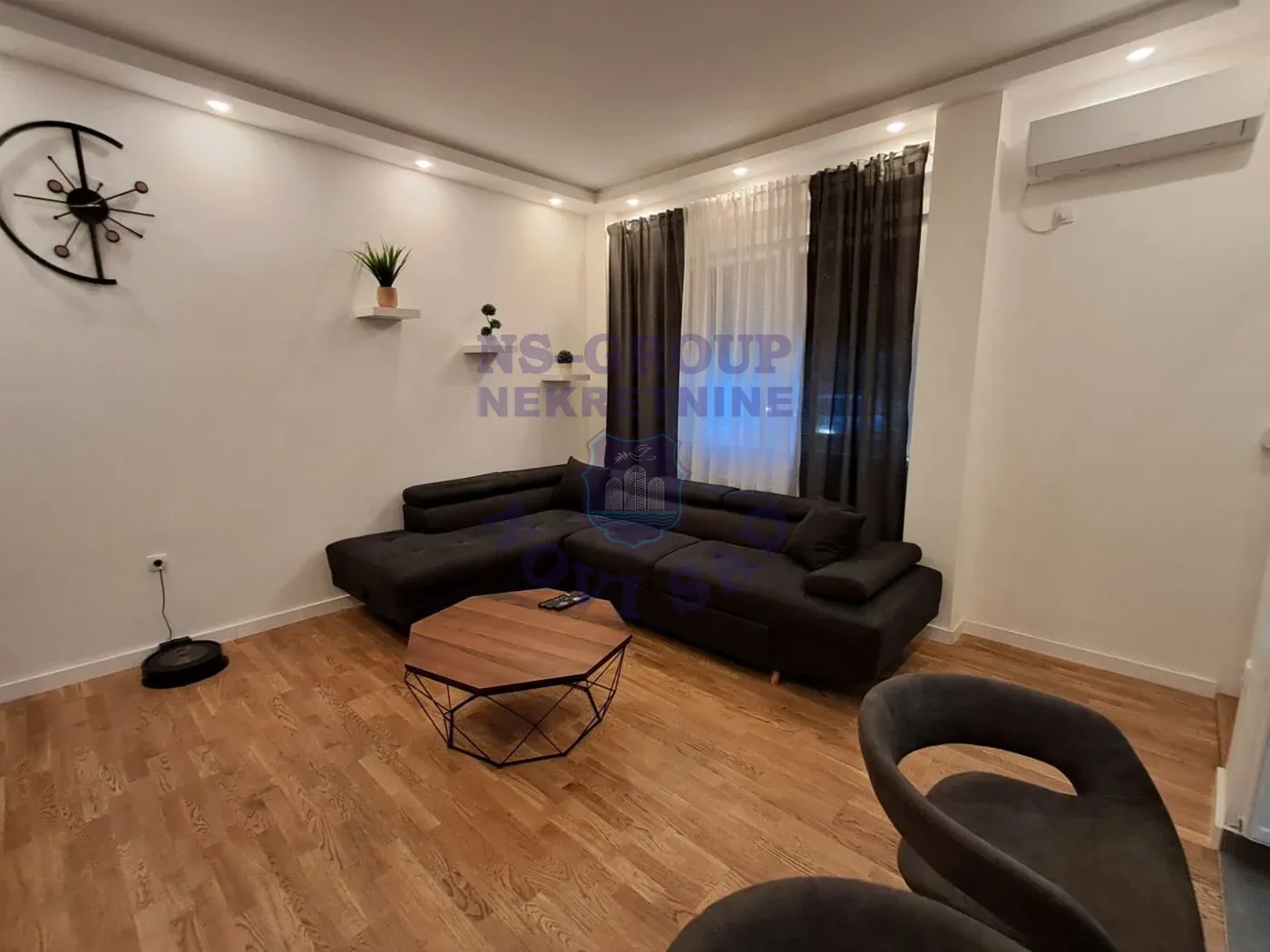 stan na prodaju Petrovaradin 42m2 563714