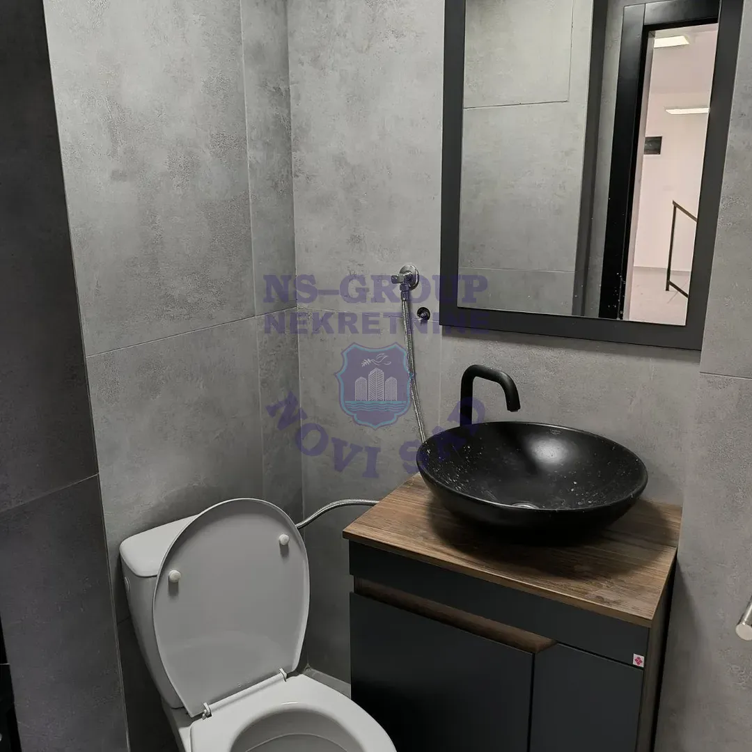 lokal za izdavanje Novi Sad 305m2 15540