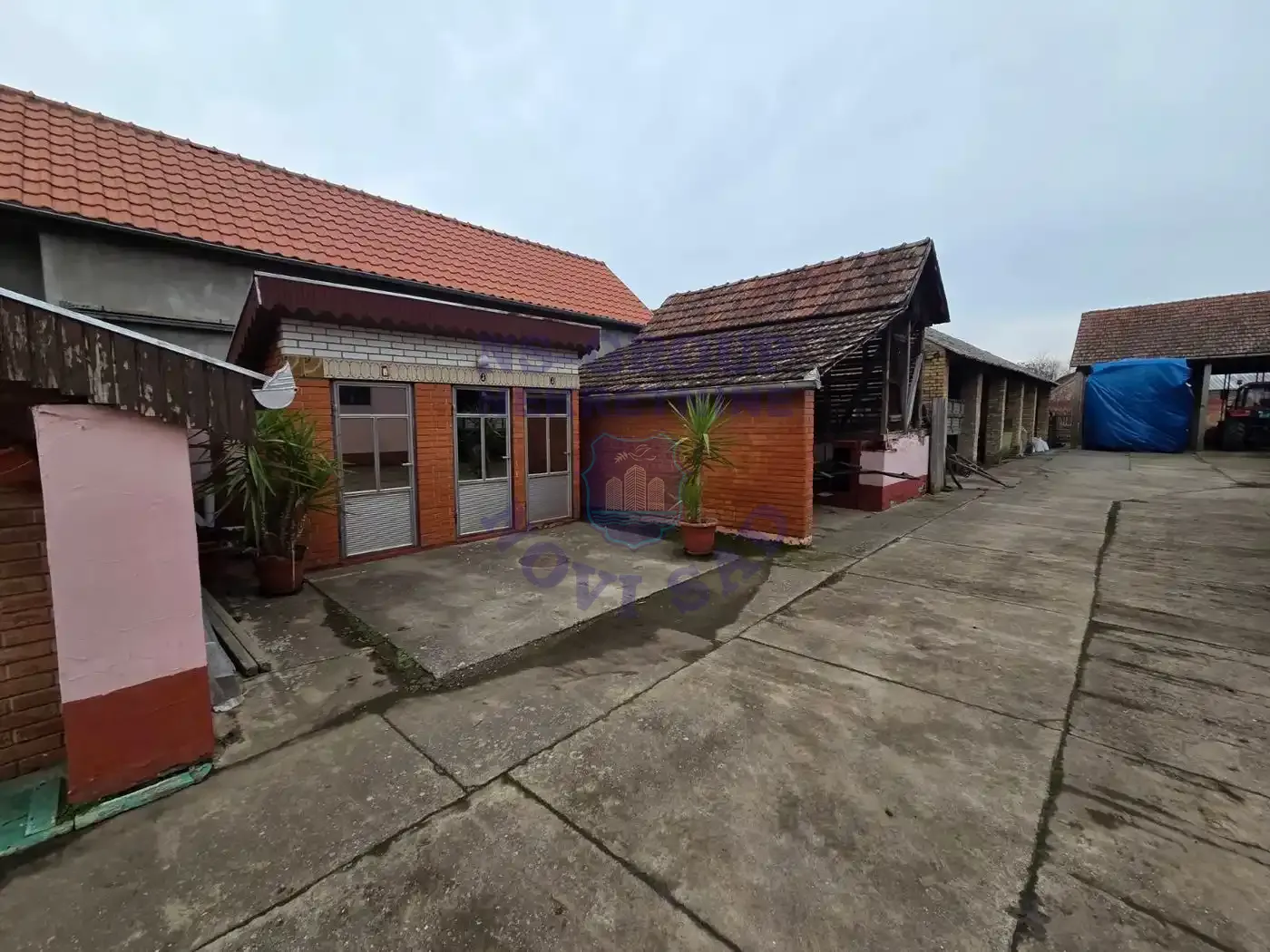 kuca na prodaju Kisač 250m2 564339