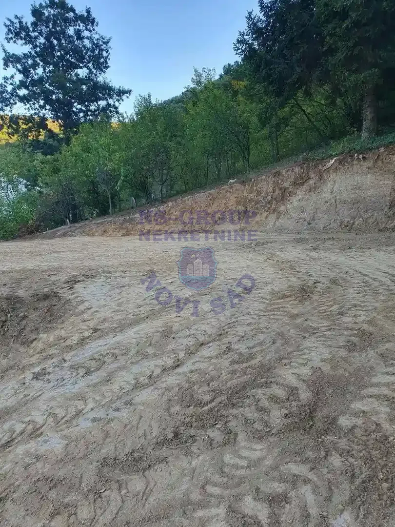 plac na prodaju Beočin 556m2 564383