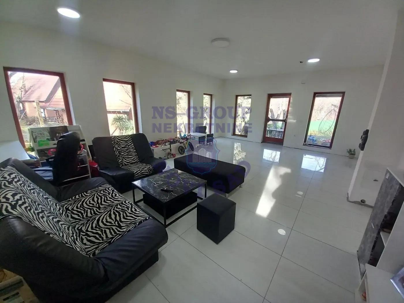 kuca na prodaju Ledinci 150m2 564580