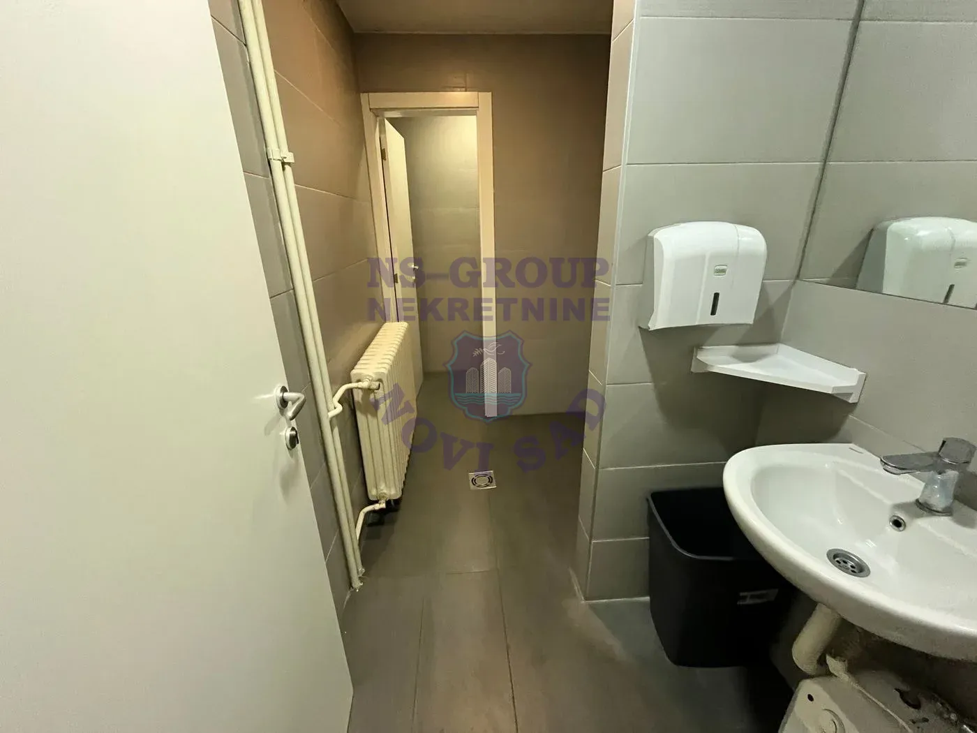 lokal za izdavanje Novi Sad 1000m2 15616
