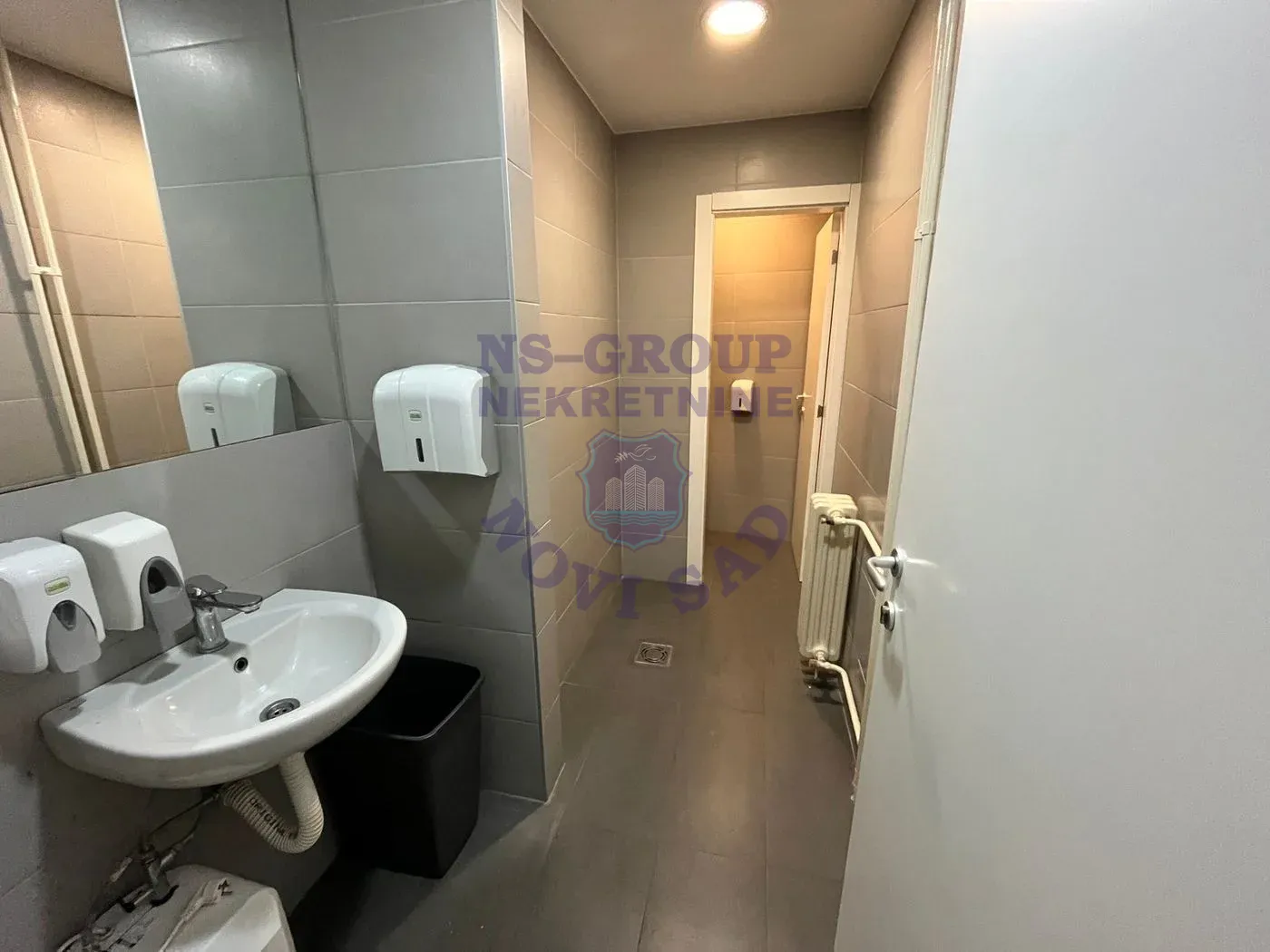 lokal za izdavanje Novi Sad 1000m2 15616