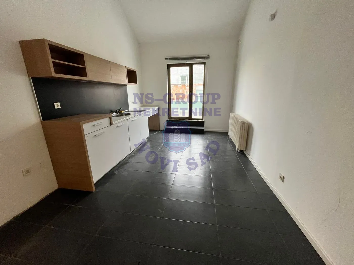 lokal za izdavanje Novi Sad 1000m2 15616