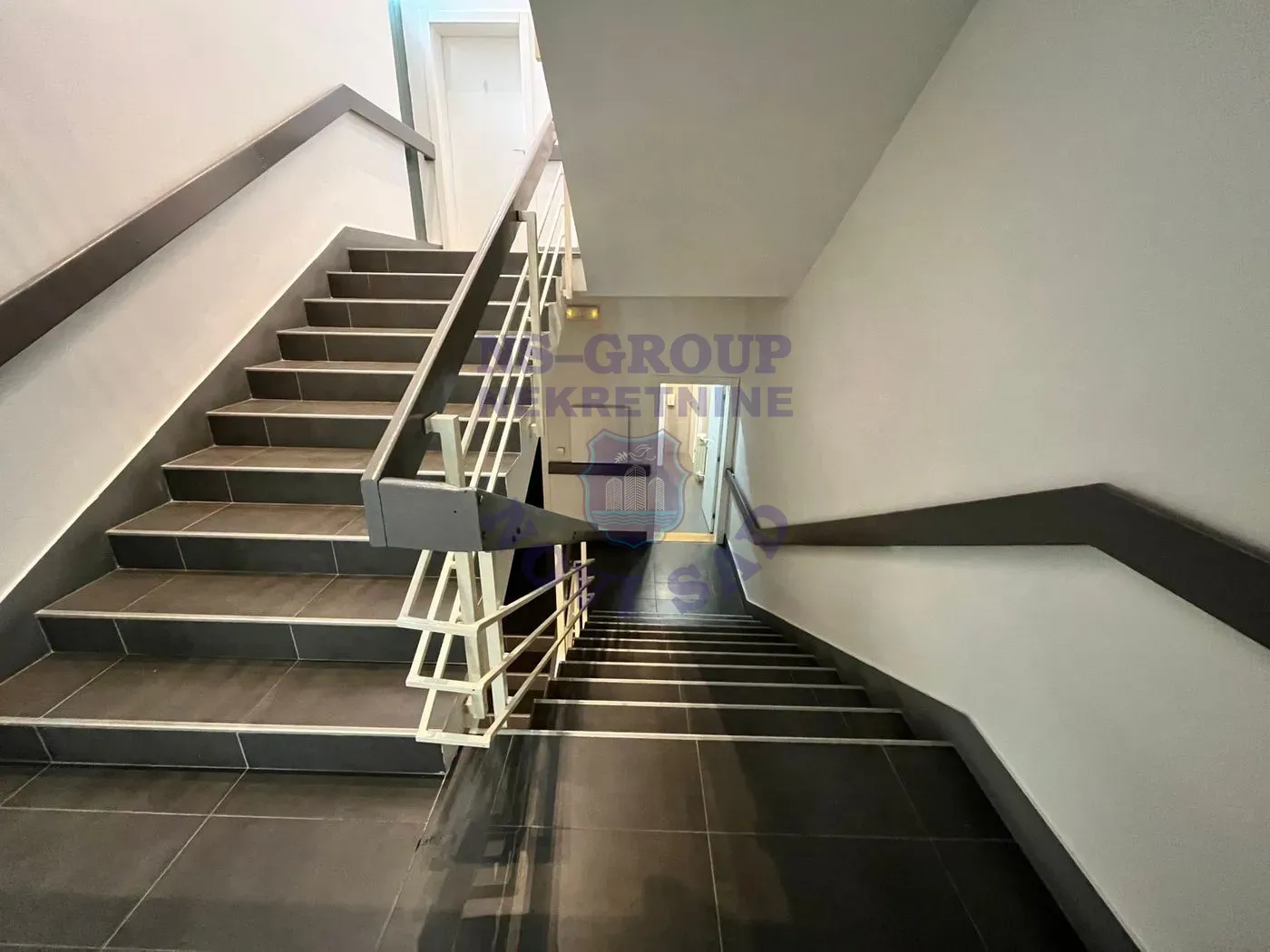 lokal za izdavanje Novi Sad 1000m2 15616