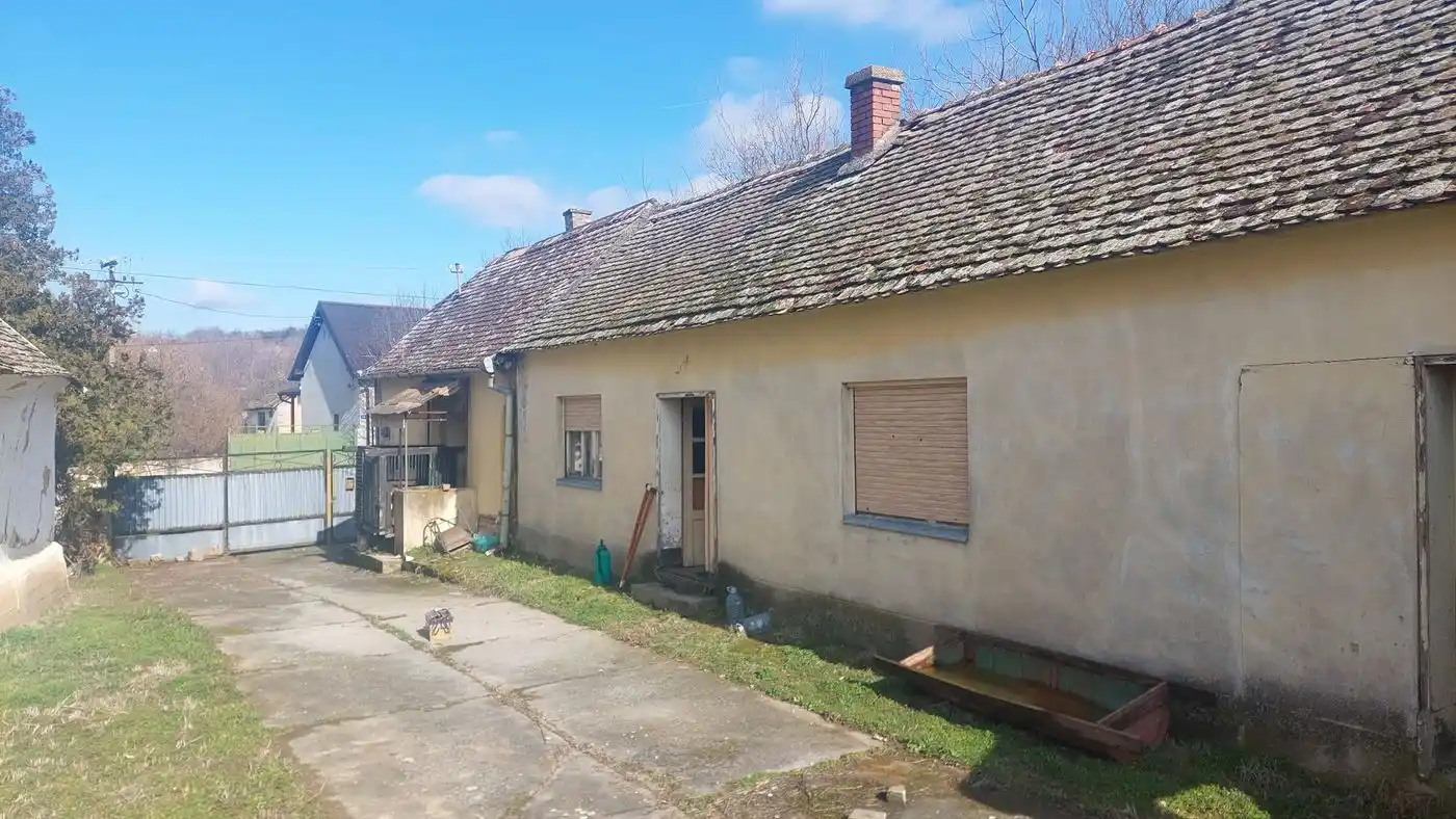 kuca na prodaju Jazak 120m2 564822