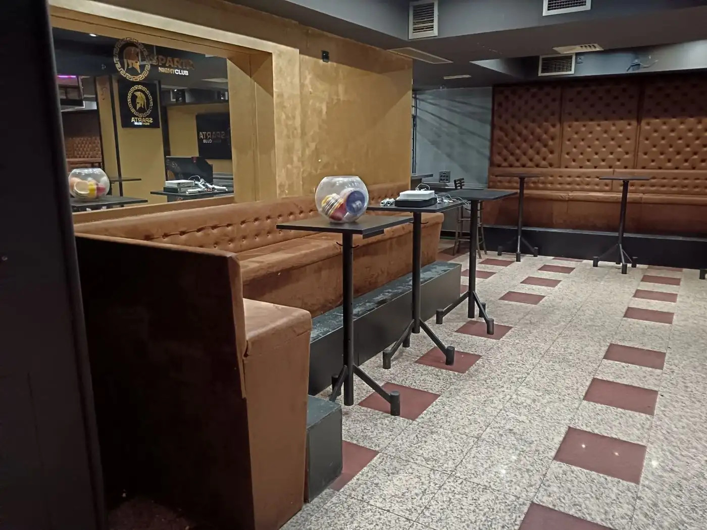 lokal na prodaju Novi Sad 219m2 564736