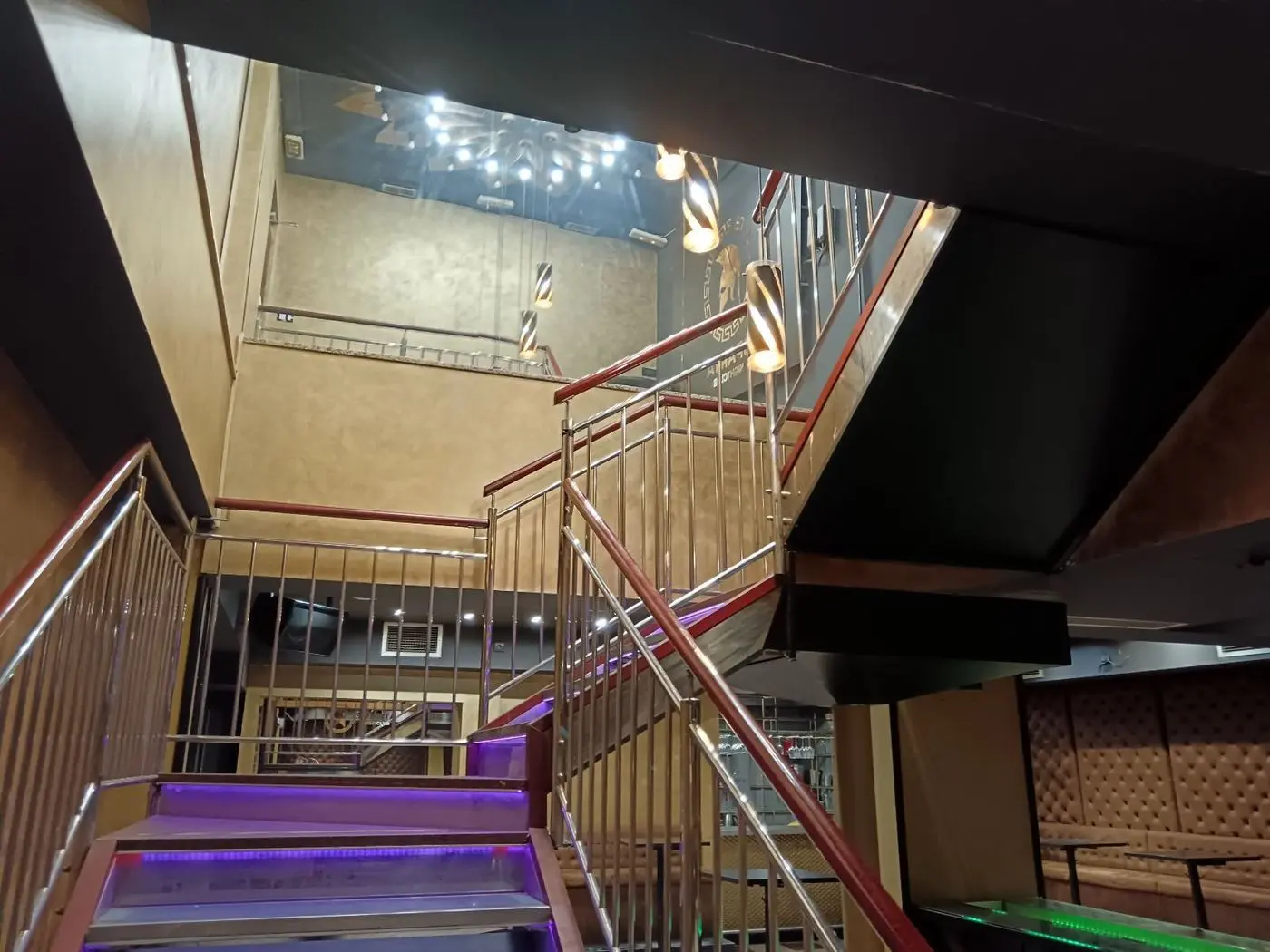 lokal na prodaju Novi Sad 219m2 564736