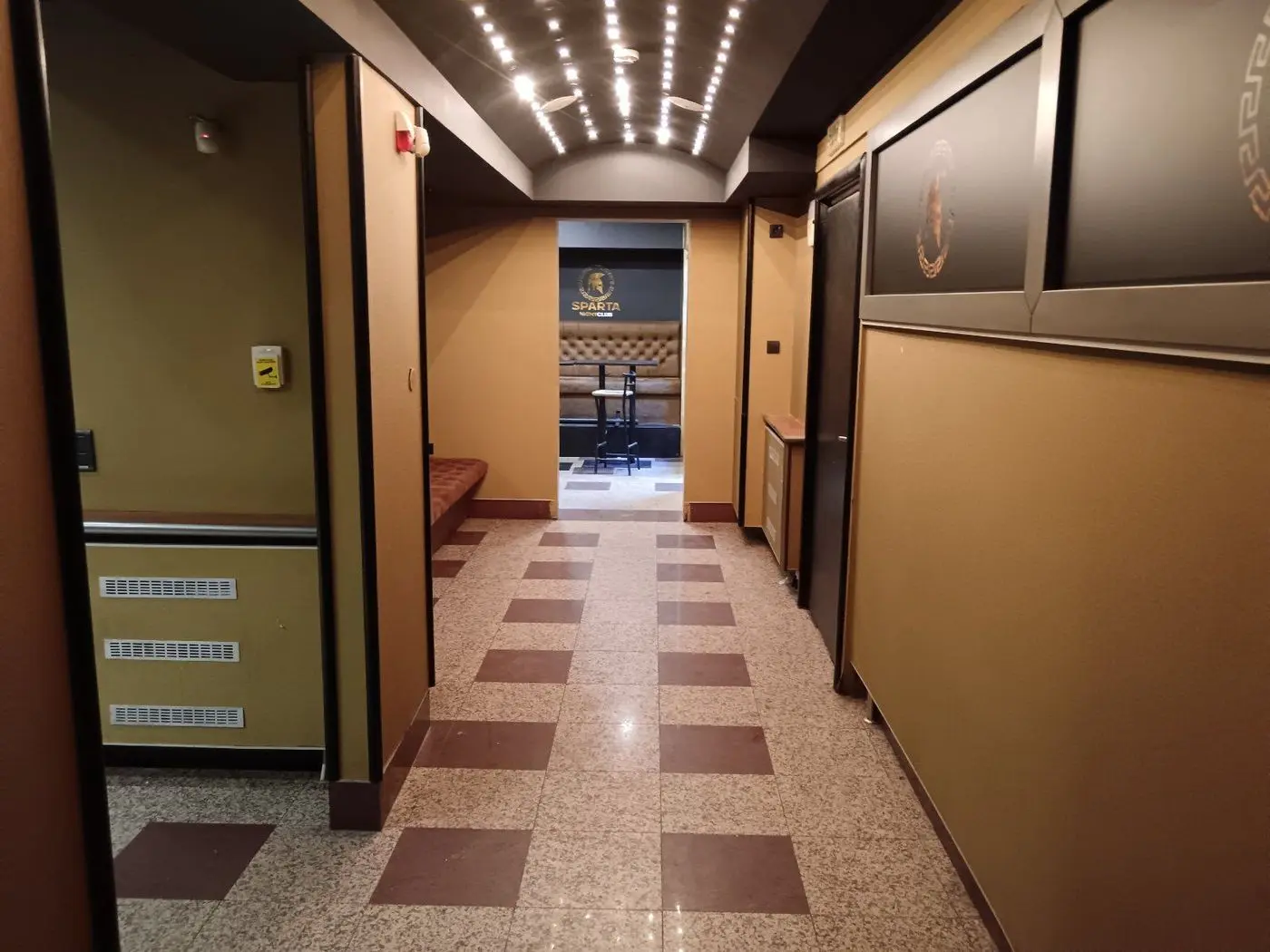 lokal na prodaju Novi Sad 219m2 564736