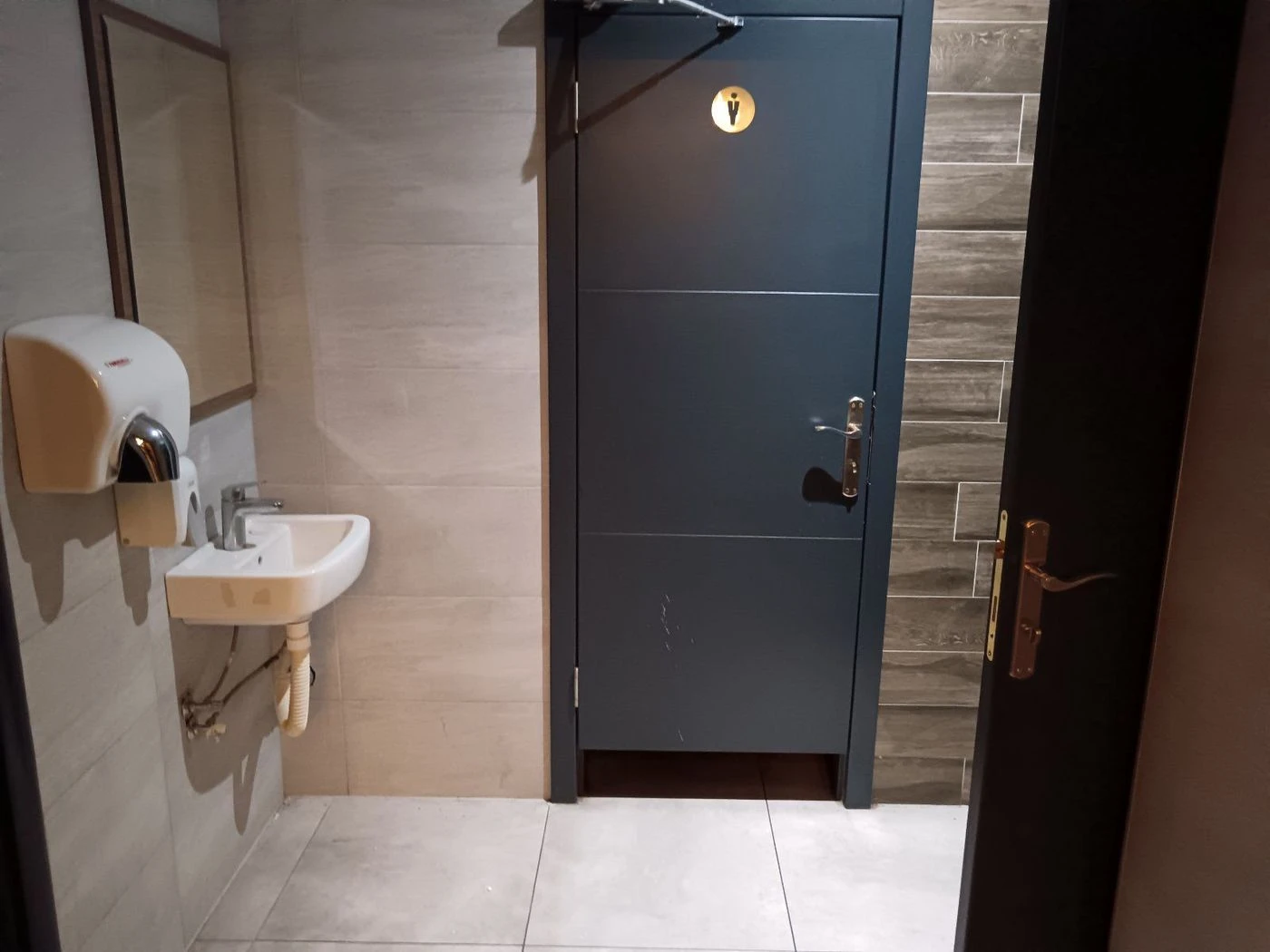 lokal na prodaju Novi Sad 219m2 564736