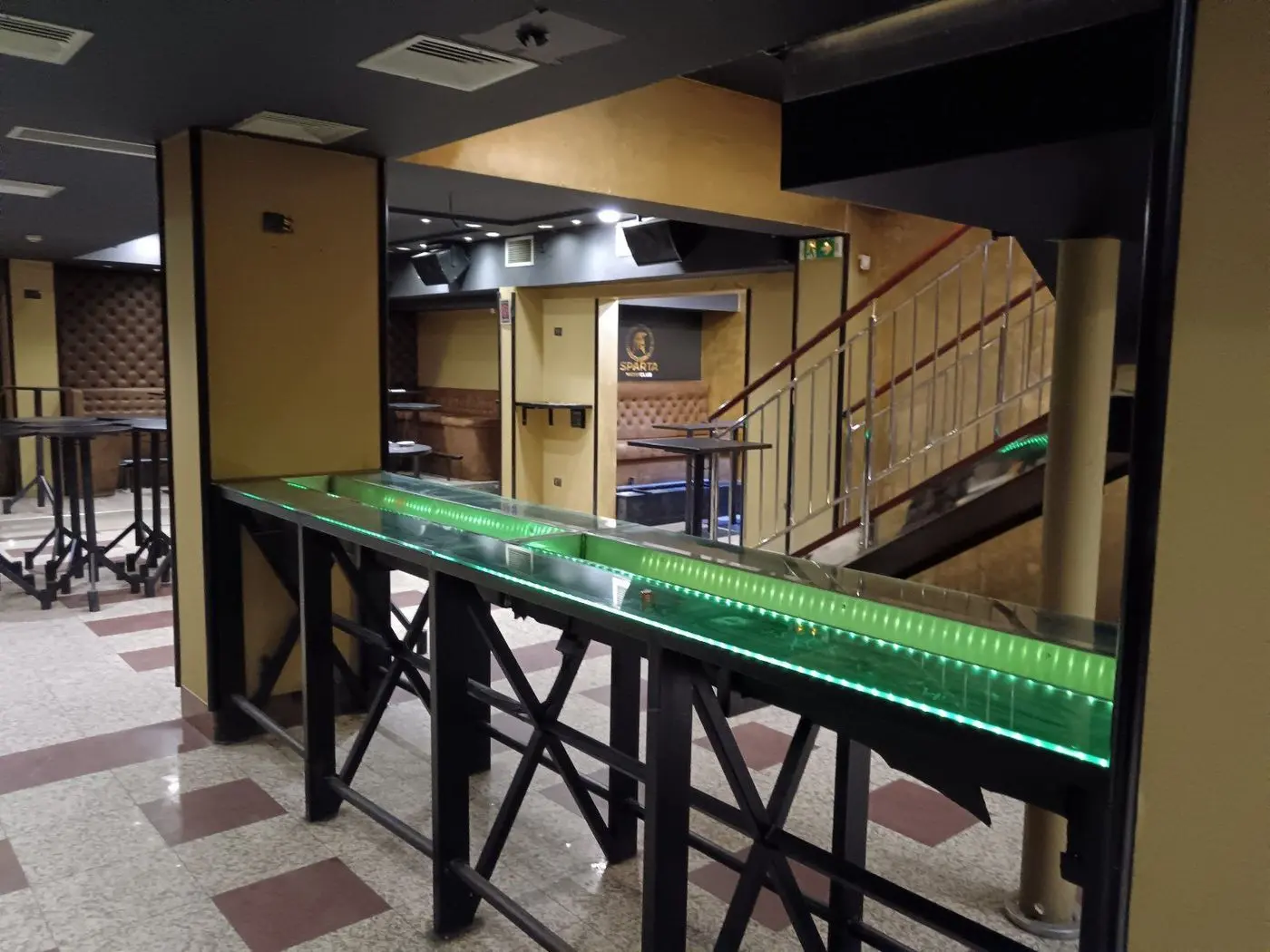 lokal na prodaju Novi Sad 219m2 564736