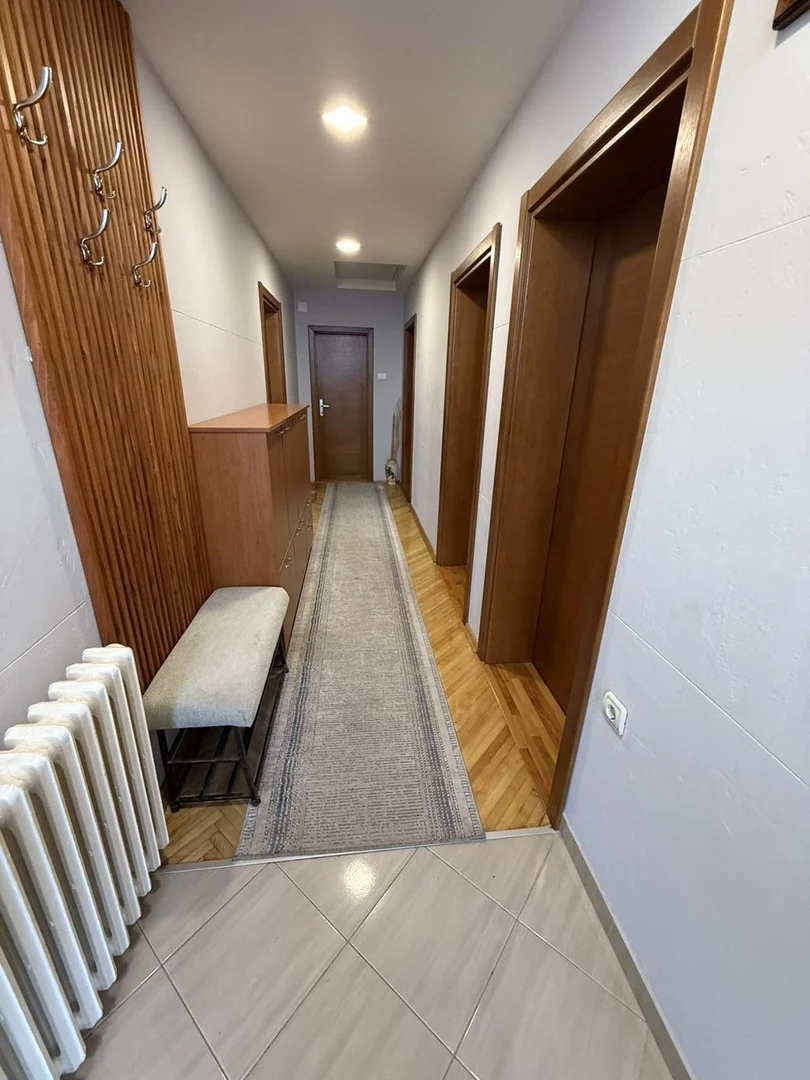 stan na prodaju Veternik 88m2 537366