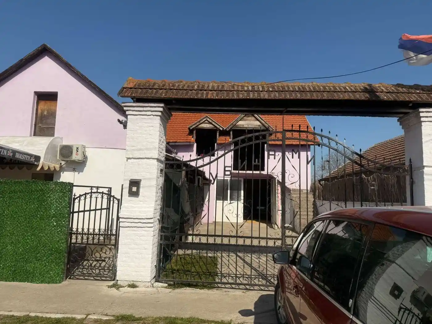 kuca na prodaju Kać, 388m2 565729