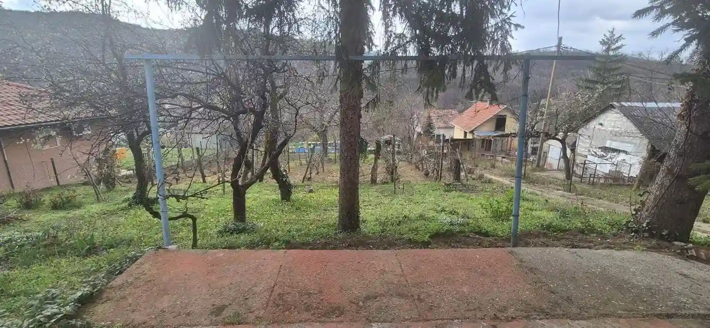 kuca na prodaju Ledinci 20m2 566486