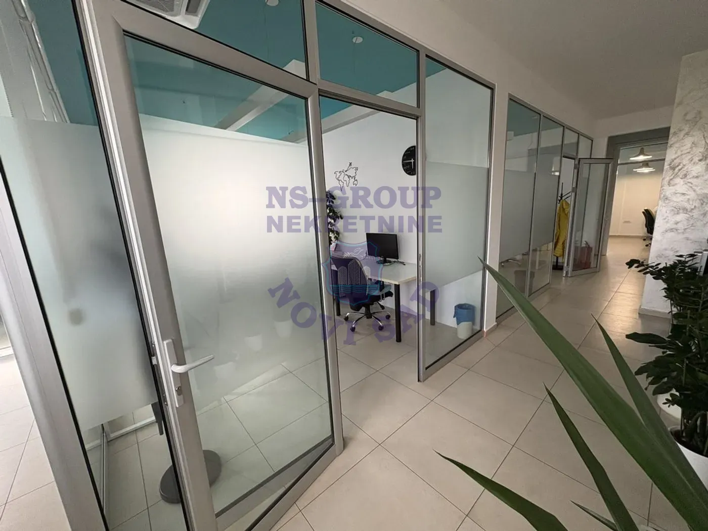 lokal na prodaju Novi Sad 464m2 567386