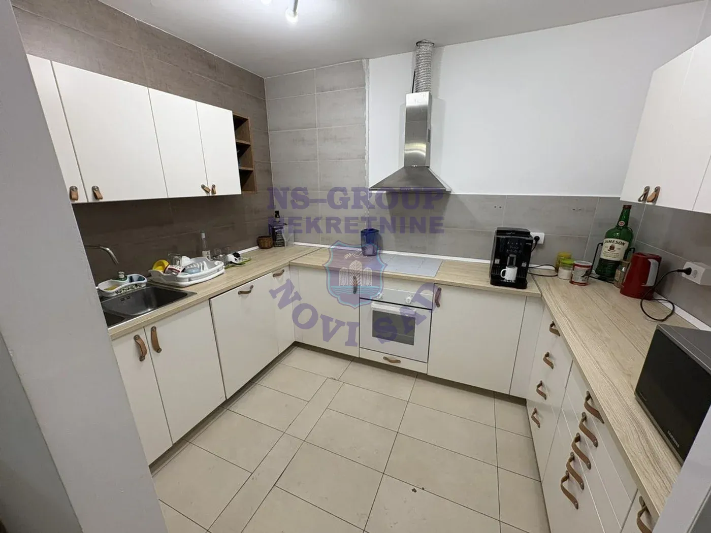 lokal na prodaju Novi Sad 464m2 567386