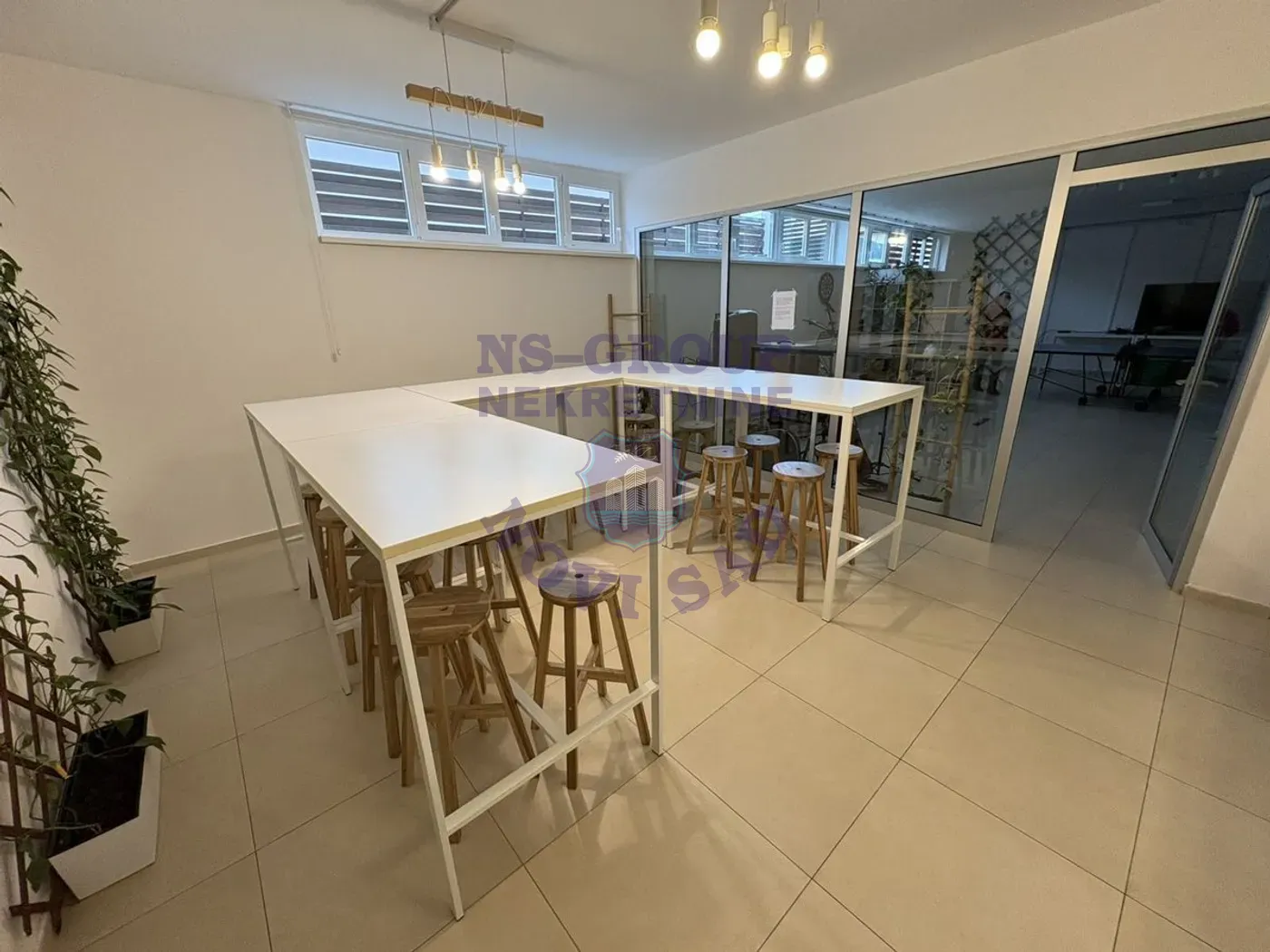 lokal na prodaju Novi Sad 464m2 567386