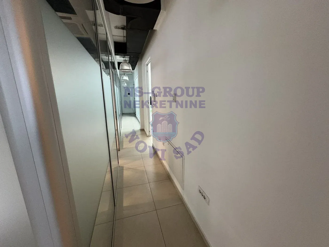 lokal na prodaju Novi Sad 464m2 567386