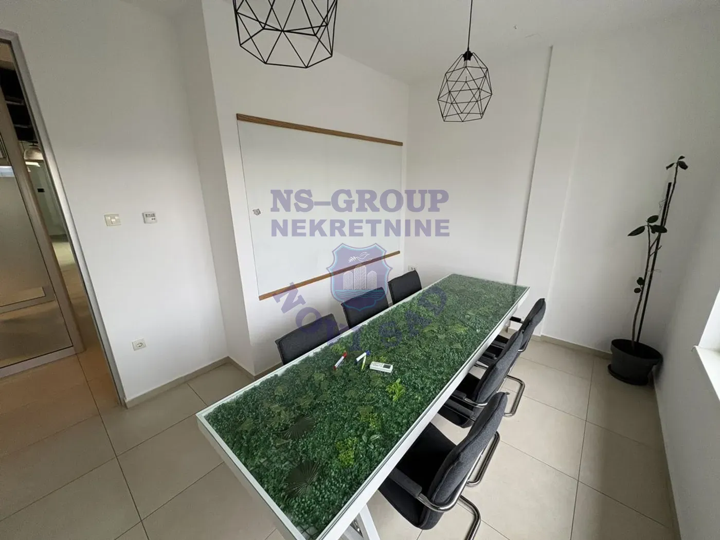 lokal na prodaju Novi Sad 464m2 567386