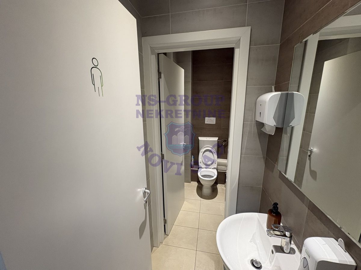 lokal na prodaju Novi Sad 464m2 567386