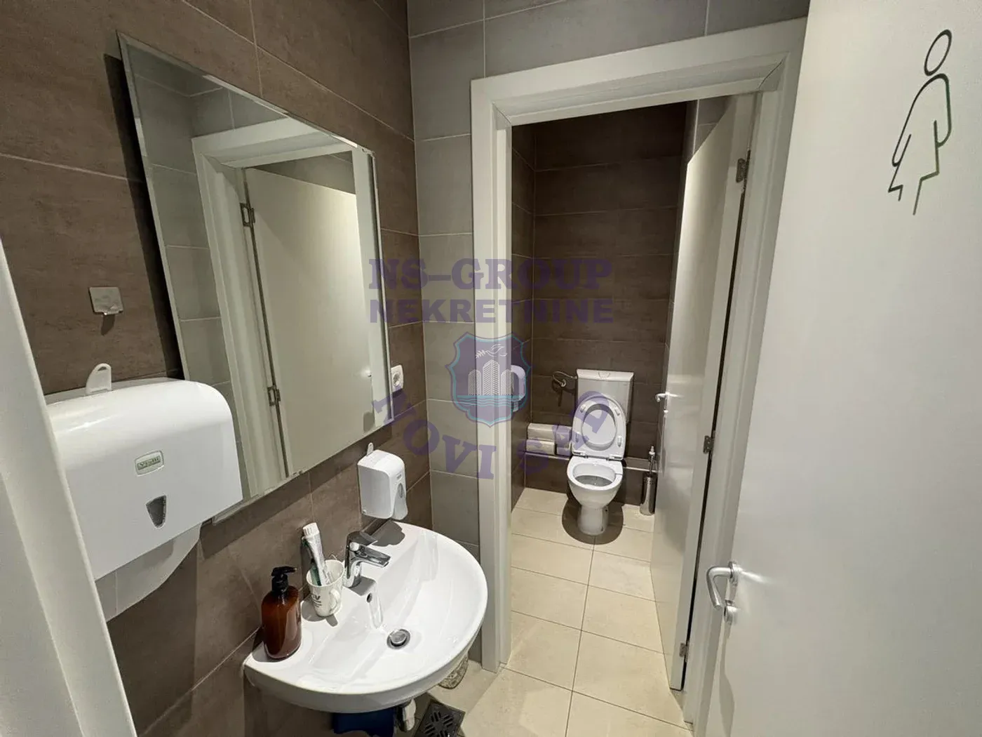 lokal na prodaju Novi Sad 464m2 567386