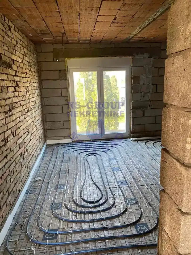 kuca na prodaju Žabalj 300m2 567849