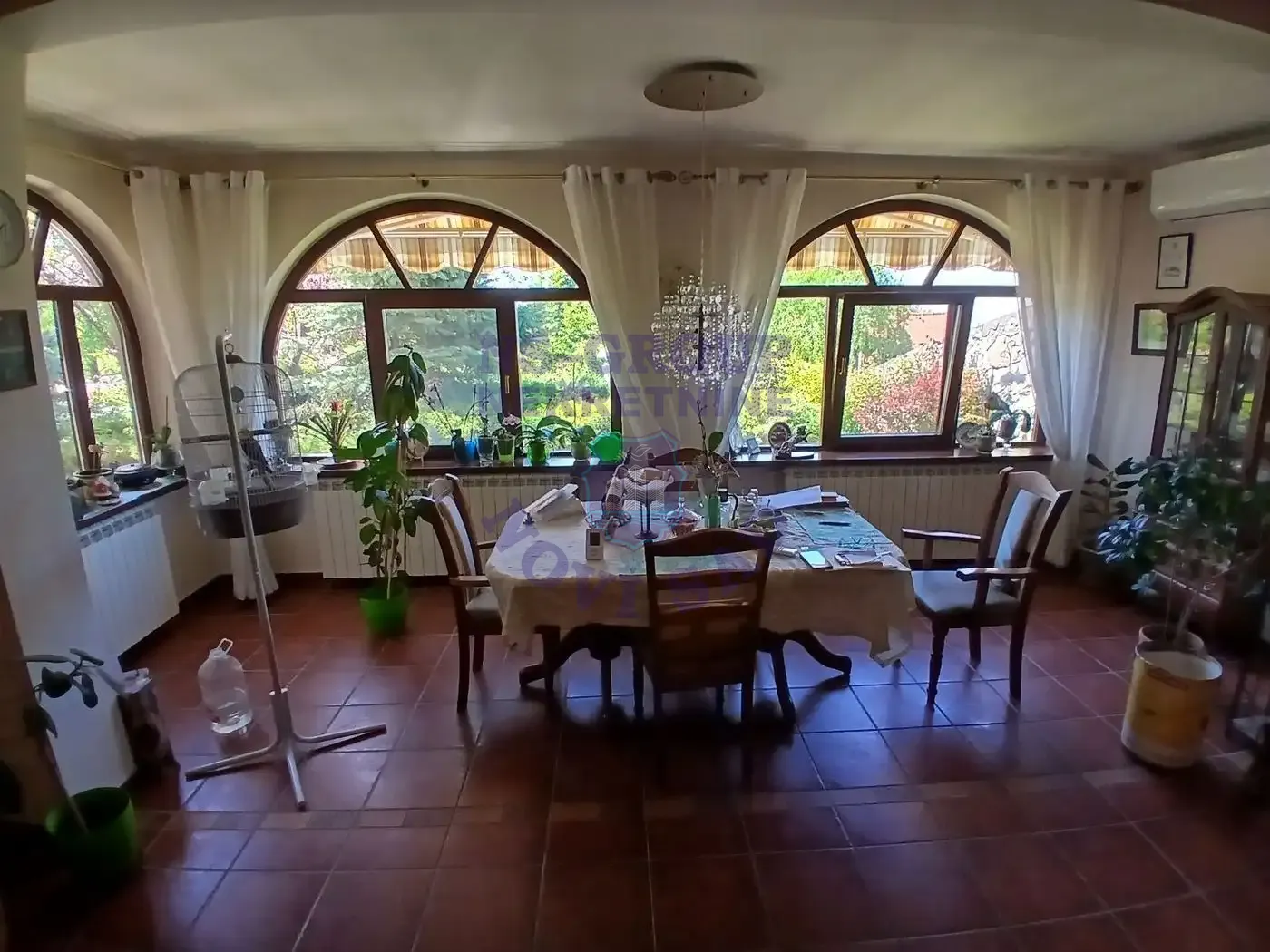 kuca na prodaju Ledinci 322m2 569131