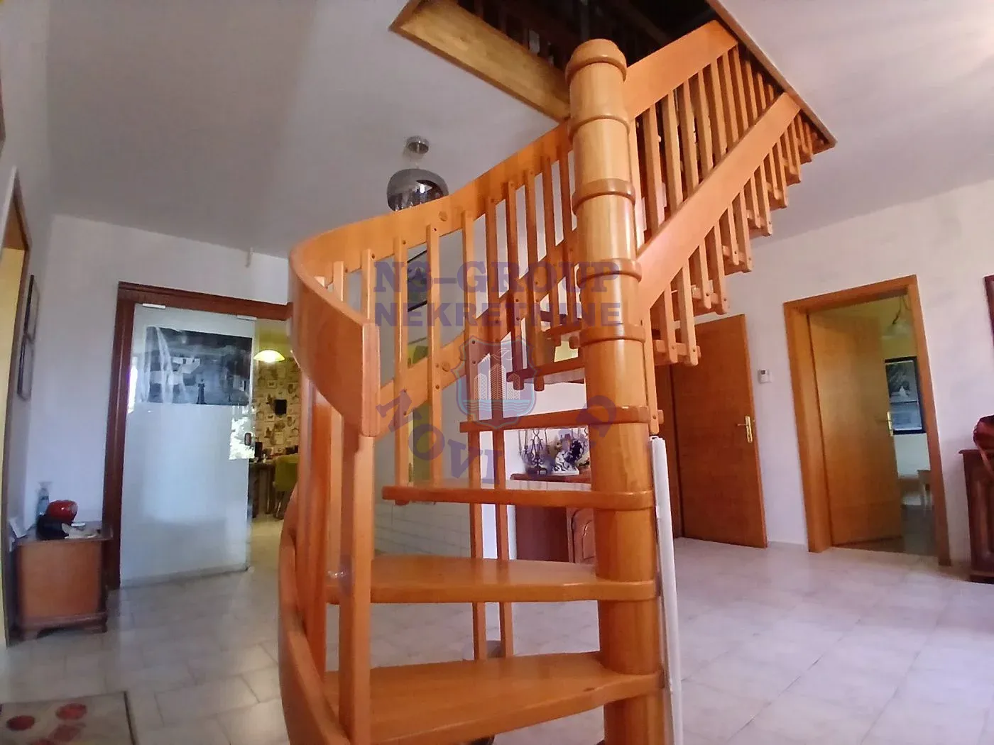 kuca na prodaju Ledinci 322m2 569131