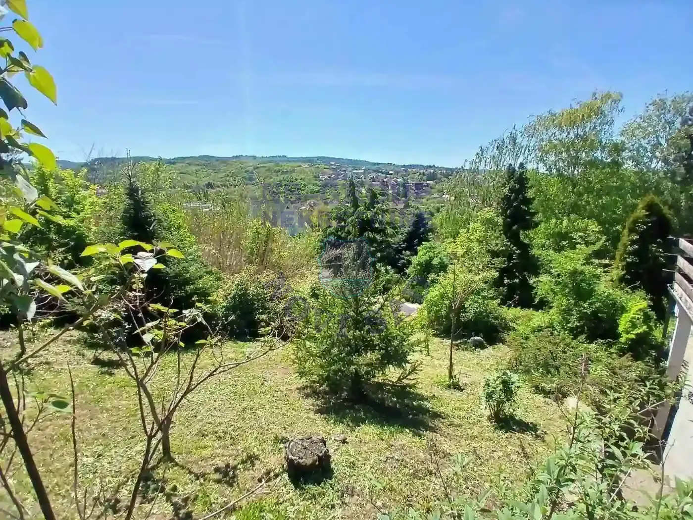 kuca na prodaju Ledinci 322m2 569131