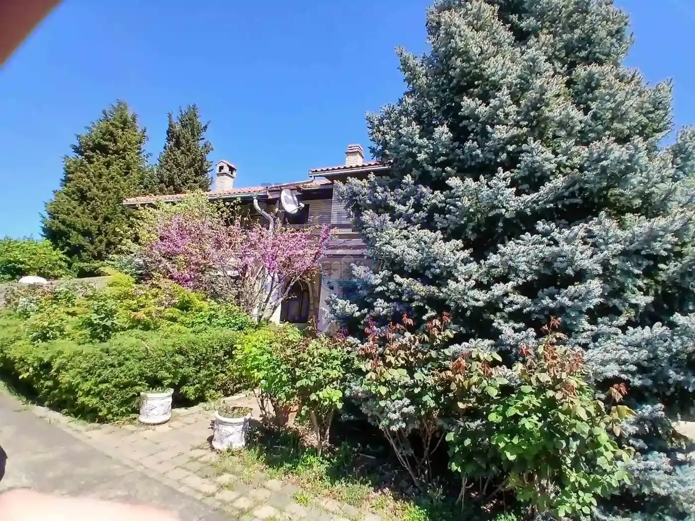 kuca na prodaju Ledinci 322m2 569131