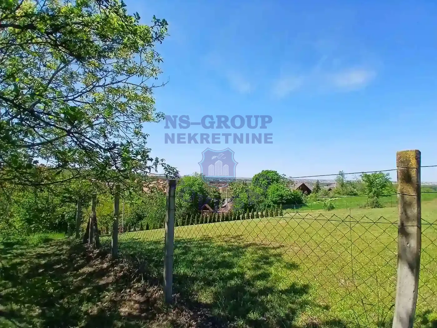 kuca na prodaju Ledinci 322m2 569131