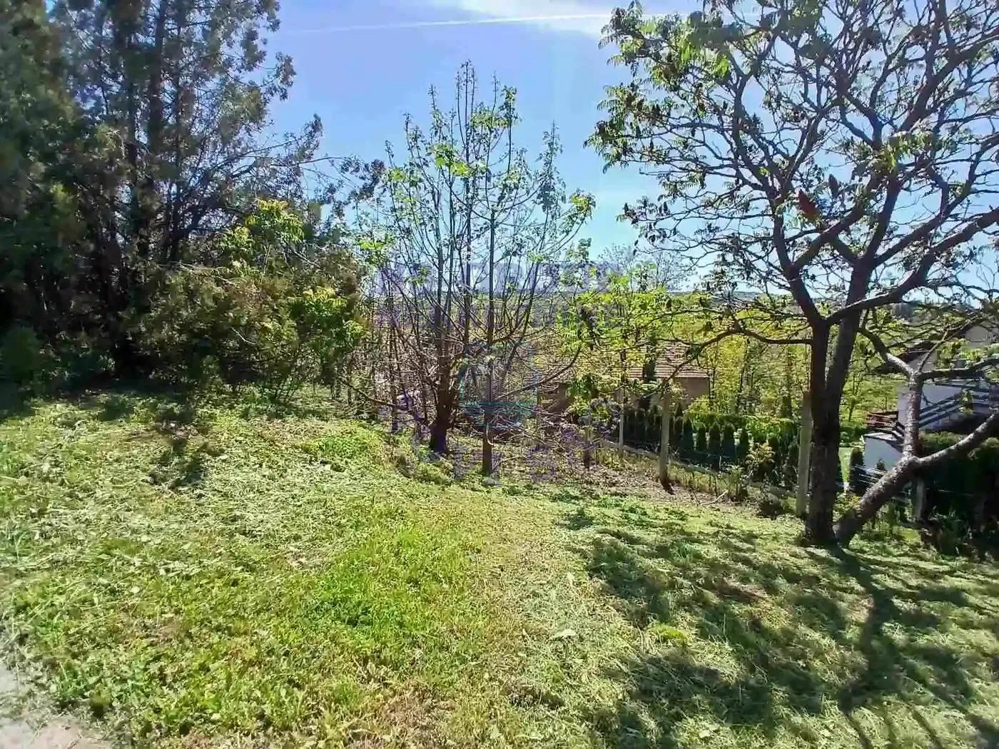 kuca na prodaju Ledinci 322m2 569131